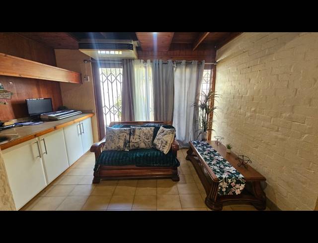5 BEDROOM HOUSE FOR SALE IN FAIRVIEW
